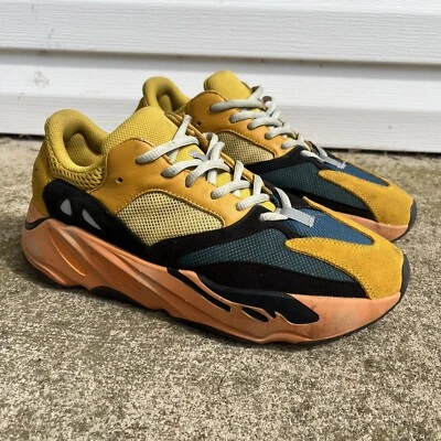 Adidas Yeezy Boost 700 Sun GZ6984 tamanho 9.5 - Imagem 1 de 4