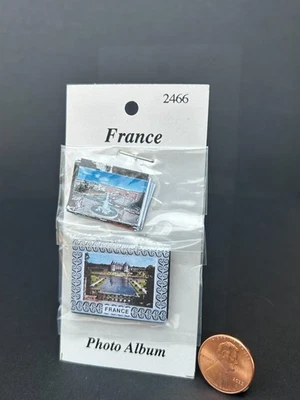 Casa de muñecas miniatura, álbum de fotos de "Francia" con 10+ fotos de Francia, 1:12 Foto 1 de 2