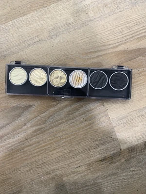 Набор радужных акварельных красок Finetec из 6 серебристых, золотых и черных цветов акварель - Изображение 1 из 2