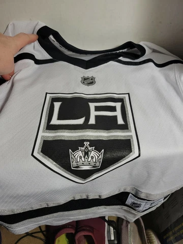 NHL OFFICIAL LICENSED LOS ANGELES KINGS JEFF CARTER 77 SIZE S/M JERSEY Cover