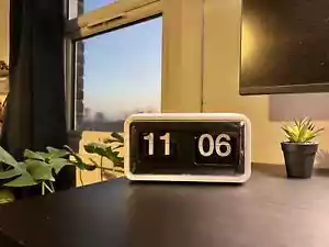Retro Transparent Cover Silent Page Flip Clock White - Picture 1 of 5