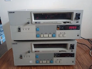 (DOS) SONY VP-7000 U-Matic ~ ¡AMBOS ENCENDIDOS! - Imagen 1 de 8