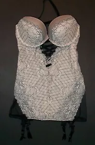 Giarrettiera in pizzo Victoria Secret Scandulous 36D nuova con etichette $78 slip babydoll - Foto 1 di 4