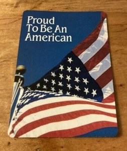 SWAP CARD SINGLE VINTAGE "PROUD TO BE AN AMERICAN" RED WHITE & BLUE FLAG KING - Picture 1 of 2