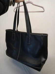 Coach schwarze Ledertasche Schultertasche, zwei Henkel mit Anhänger  - Bild 1 von 12