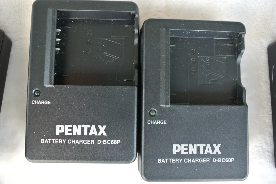 Genuine Pentax D-BC92 Battery Charger for DLi92 Battery (2) - Image 1 of 1