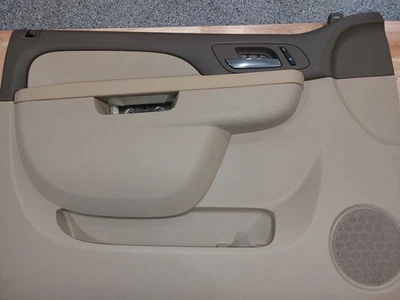 Chevrolet Suburban 2014 panel de puerta del conductor Foto 1 de 4