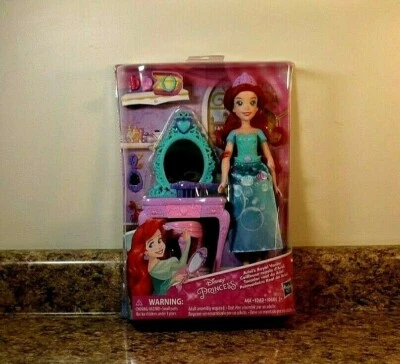 Hasbro Disney Princesa La Sirenita Ariel's Royal Vanity Muñeca Juego Nuevo Foto 1 de 3