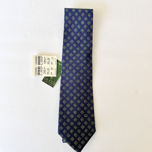 Abito uomo scollo cravatta blu nuovo con etichette vintage anni 80 Gucci Made in Italy 100% seta