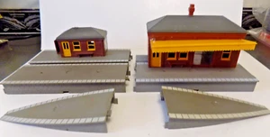 MAINLINE STATION WITH 2 STATION BUILDINGS OO GAUGE BY HORNBY / TRIANG - Picture 1 of 6