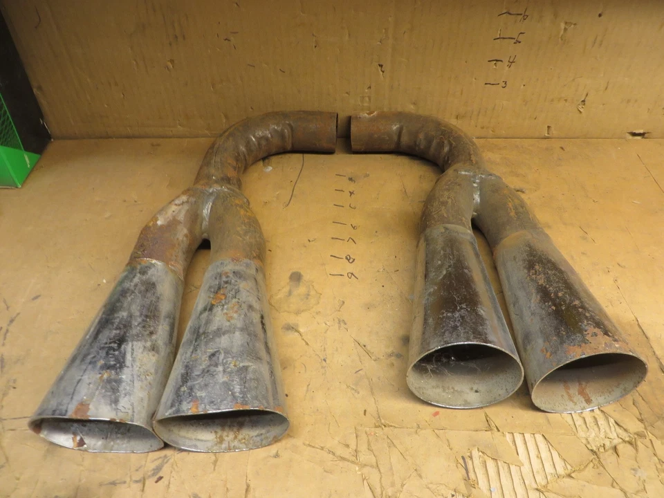 TUBO DE ESCAPE DOBLE PERSONALIZADO juego de puntas cromadas cónicas DE COLECCIÓN NOS usado oxidación Foto 1 de 4