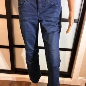 Tommy Bahama Denim Dark Wash Straight Leg Women's Size 4 Excellent Condition - Picture 1 of 8