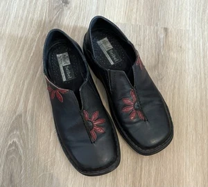 Josef Seibel Women’s 8 Black and Red Slip On Leather Shoes - Picture 1 of 5