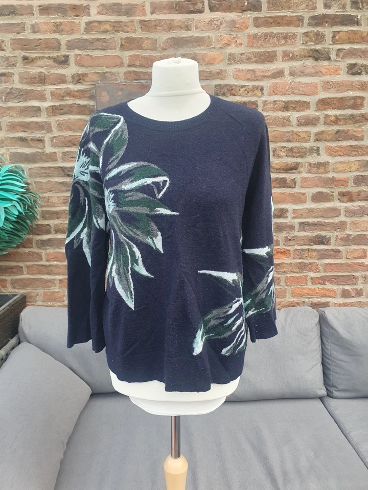 Jigsaw alpaca & Wool blend Intarsia Jumper size large navy blue flower - Image 1 of 4