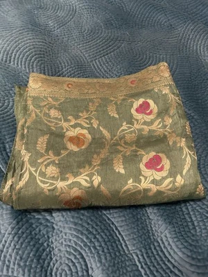 Saree de seda verde dourado e vermelha - Muito lindo!  - Imagem 1 de 3