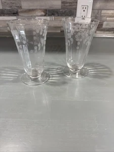 Set 2 bicchieri da tè ghiacciati incisi con piedi vintage - Foto 1 di 4