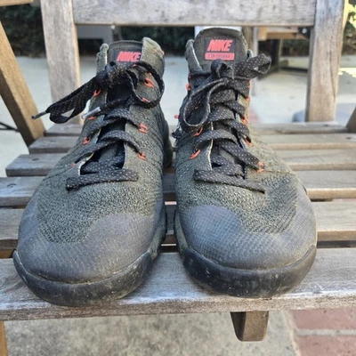 2015 Size 10 - Nike Flyknit Chukka SneakerBoot Hologram Green - Image 1 of 4