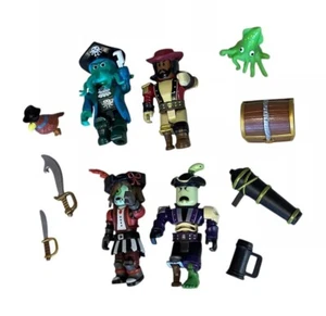 Roblox Pirate Showdown 4 Figures & 7 Accessories Treasure Chest Toys Lot of 11 - Picture 1 of 5