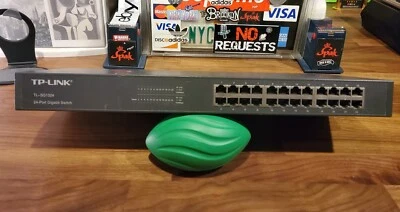 TP-Link TL-SG1024 24-Port Gigabit Desktop Rackmount Switch Working FREE SHIPPING - Image 1 of 4