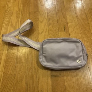 Lululemon Unisex Everywhere Belt Bag Fanny Pack 1L Purple - Picture 1 of 7