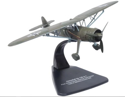 OXFORD DIECAST - HENCHEL HS-126 A-1 - Pilota Hannes GAUB - Osservatore Gerd S... - Immagine 1 di 2