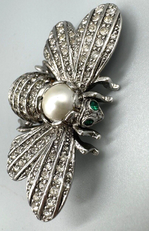 VTG Joan Rivers Forever in Our Memory Bee Pin Silvertone Pearl - Image 1 of 4