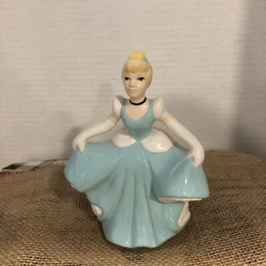 Vintage Disney Cinderella Prinzessin blaues Kleid Porzellan Figur 6 cm 1990er - Bild 1 von 15