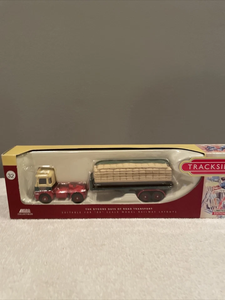 Lledo Trackside Diescast Flatbed Trailer w/ Wood Load HO Scale