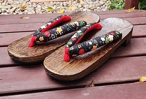 Japanische Trachten Holz Sandalen Holzschuhe Yukata Kimono Gr. 7 geblümt NEU - Bild 1 von 13