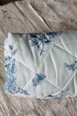 Petite couette vintage motif toile de Jouy - Photo 1/4
