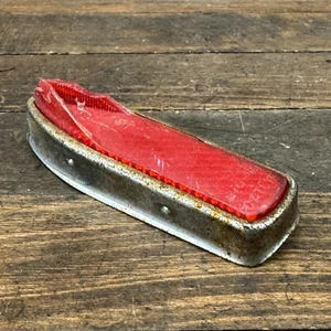 Vintage Shelby Fender Reflector Red Rear Cat Eye 104 40s 50s Crack Chip - Picture 1 of 14