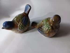 Set Of Two Colorful Glazed Ceramic Bird Figurines 5 X 3.5 Inches - Foto 1 di 5