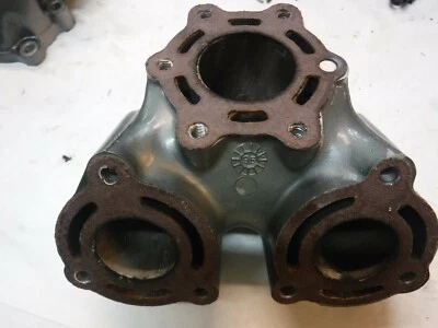 OEM 1997 97 SUZUKI TIGERSHARK MONTE CARLO 640 EXHAUST MANIFOLD B62-37 - Изображение 1 из 4