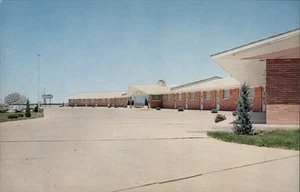 Belleville,KS Bel Villa Motel Republic County Kansas Postcard - Picture 1 of 2