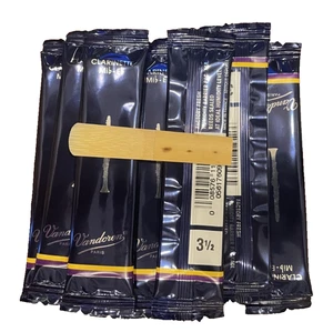 Vandoren CR1135 Traditional Eb Clarinet Reeds New - Open Box - Picture 1 of 3