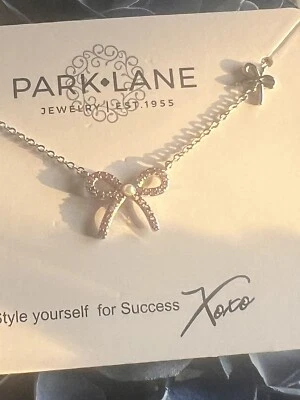 NUEVO CON ETIQUETASPark Lane BALLERINA Plata Pavé Cristal Arco Colgante Collar Valor Minorista $68 Foto 1 de 4