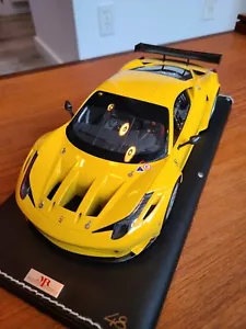 Genuine MR Collection Ferrari 458 Italia GT2 1:18 Model Boxed + Certificate - Picture 1 of 10