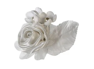 38420 Enchufe de boda White Roses tela rosa blanco con aguja de seguridad - Imagen 1 de 1