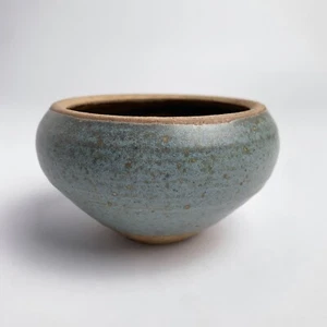 "Cuenco pequeño de cerámica de estudio vintage Karen Karnes azul moteado 4,5""d x 2,5""h" - Imagen 1 de 10