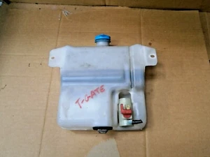 ISUZU TROOPER 1997 DEPÓSITO BOTELLA LAVADORA Y BOMBA PARA PORTÓN TRASERO - Imagen 1 de 1