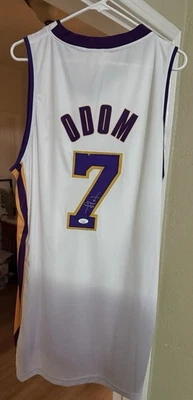 Camiseta blanca firmada por Lamar Odom de Los Angeles Lakers autografiada certificado de autenticidad de la JSA Foto 1 de 4