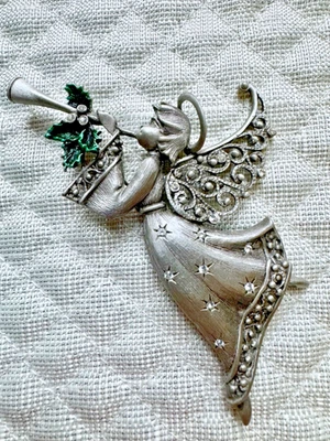 JJ Pewter Christmas Angel Brooch Rhinestones Great condition Vintage Enamel Pin - Image 1 of 3