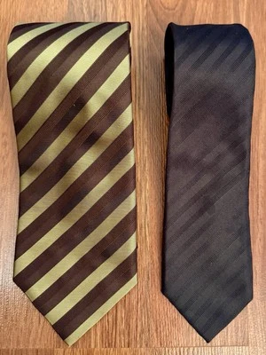Лот (2) Banana Republic мужские галстуки - 100% шелк   - Изображение 1 из 3