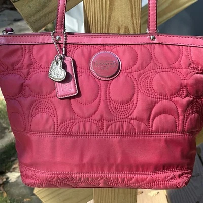 COACH F17668 Signature Quilt Stitch Nylon Tote Pomegranate Pink With charms - Image 1 of 4