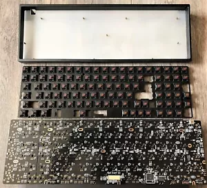 RED SCARF III 96-KEY CUSTOM KEYBOARD KIT PCB + CASE + SWITCHES *UNGETESTET WIE BESEHEN* - Bild 1 von 6