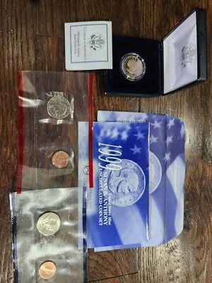 1999 Susan B. Anthony Dollar US Mint Coin Set P + D unirculated plus Proof - Image 1 of 4