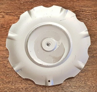 Seat Ibiza 3 Alloy wheel centre cap trim hub cover x1  6L0601149J  Used  Genuine - Image 1 of 4
