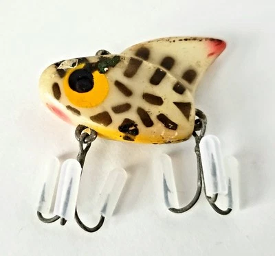 Señuelo de pesca vintage Lazy Ike Sail Shark Ike blanco con marcas negras Foto 1 de 4