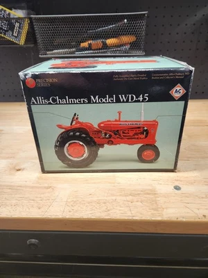 Raro tractor de juguete diésel Allis Chalmers WD-45 1:16 Foto 1 de 3