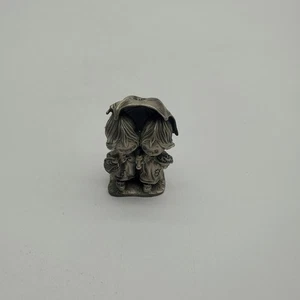 Vintage Hallmark Little Gallery Girls Under Umbrella Pewter Figurine - Bild 1 von 7